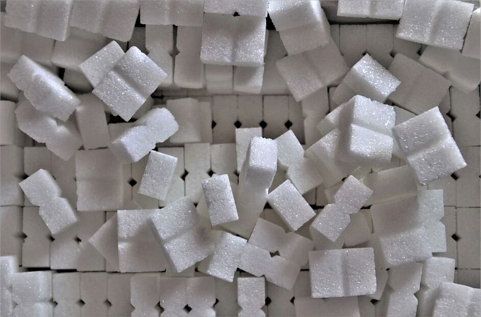Zucker trägt zur Gewichtszunahme bei. 